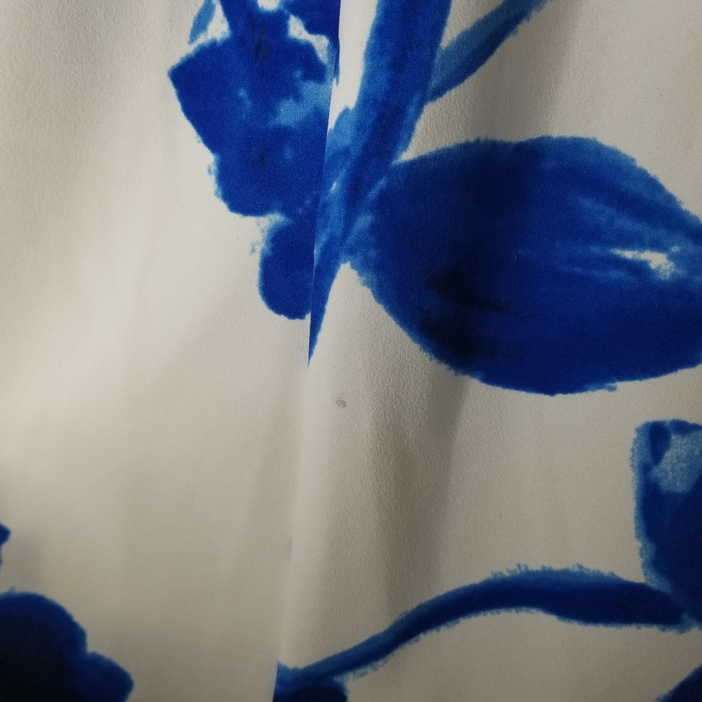 Chaps Floral Blue and White Women's Shift Dress - Picture 4 of 5
